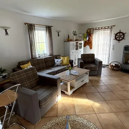 Holiday home Reetdachhaus Seebaer